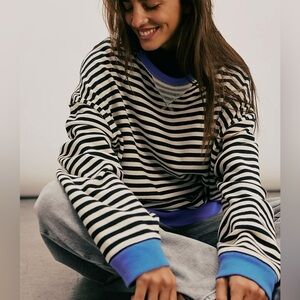 Classic Striped Oversized Crewneck size medium